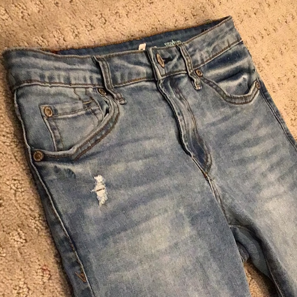 Washed blue color, straight leg jeans